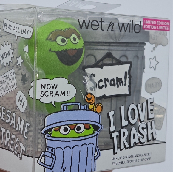 Wet n Wild x Sesame Street I Love Trash Makeup Sponge & Case Set - Picture 4 of 4